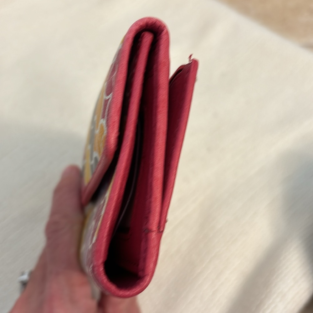 FOSSIL trifold Wallet - Picture 9 of 10